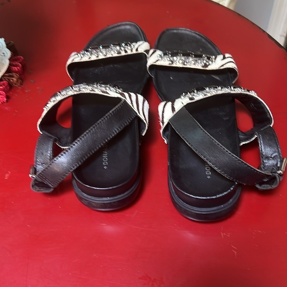 Black & white stone and embellished on pony straps - Picture 3 of 6